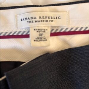 Banana Republic The Martin Fit Navy and Cream Pants 0P